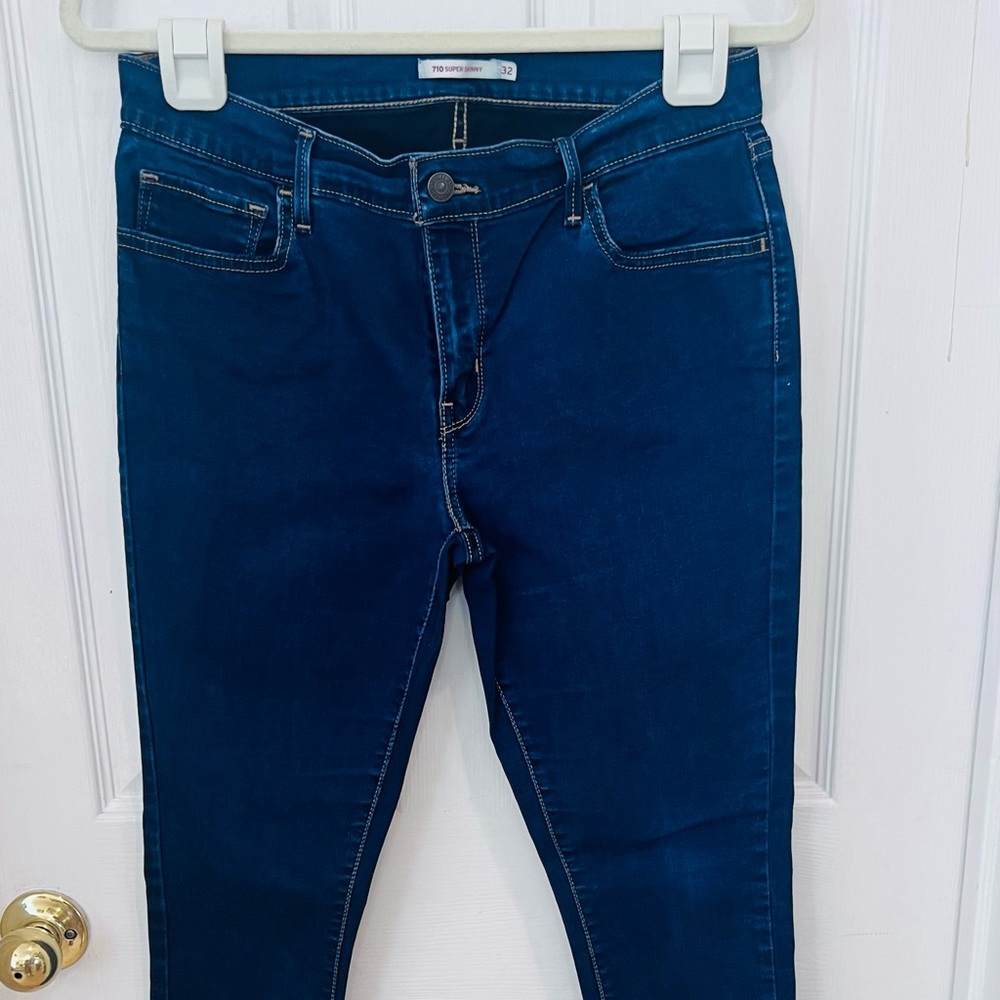 Levi’s Super Skinny Blue Jeans size 32